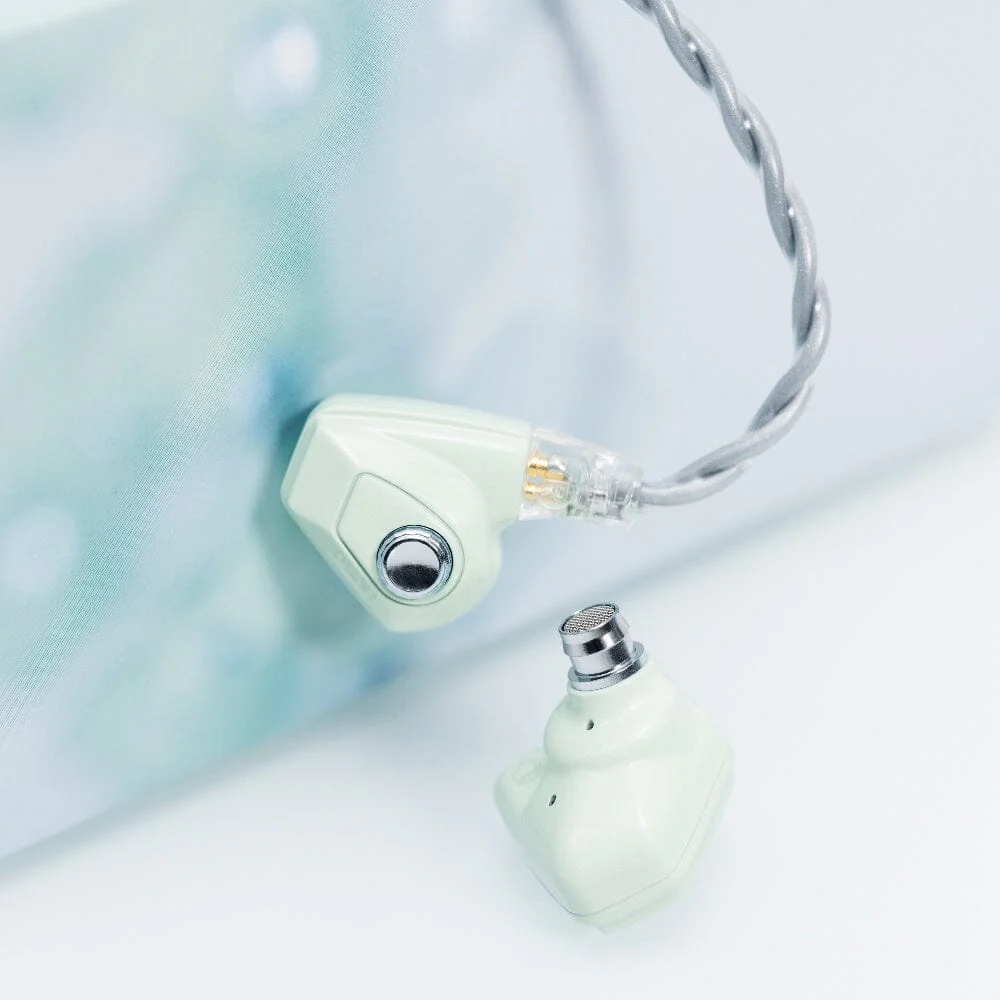 DUNU Titan S2 Dual-Chamber & Magnetic Circuit Dynamic Driver In-Ear Earphones - Image 15