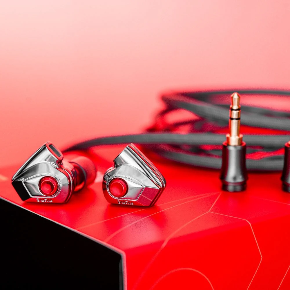 DUNU Titan S2 Dual-Chamber & Magnetic Circuit Dynamic Driver In-Ear Earphones - Image 5