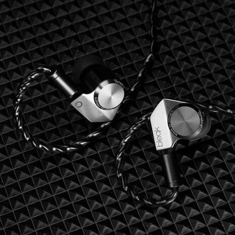 Open Box ORIVETI bleqk Dynabird Exclusive 9.2mm Berylium-coated 1DD In-Ear Earphones - Image 4