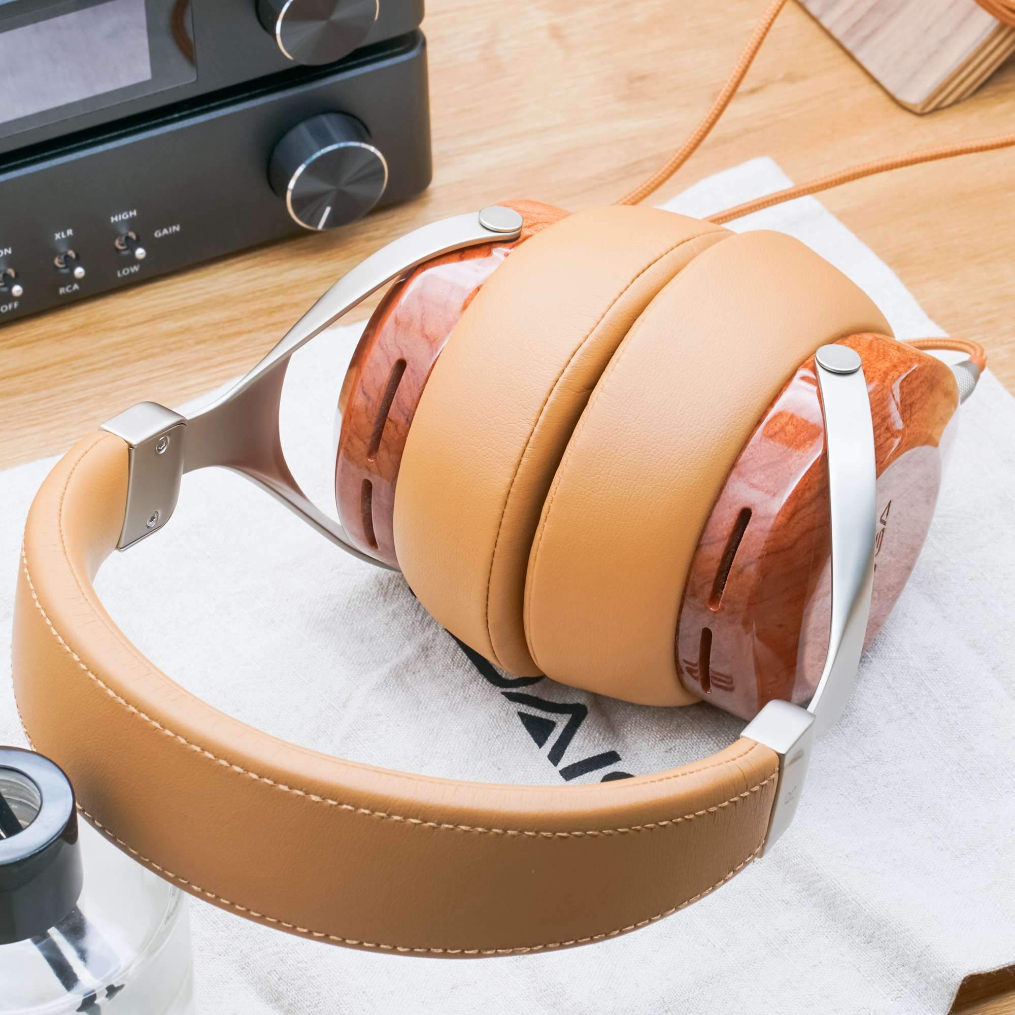 SIVGA SV021 Over-ear Close back Solid Wood Headphone - Image 4